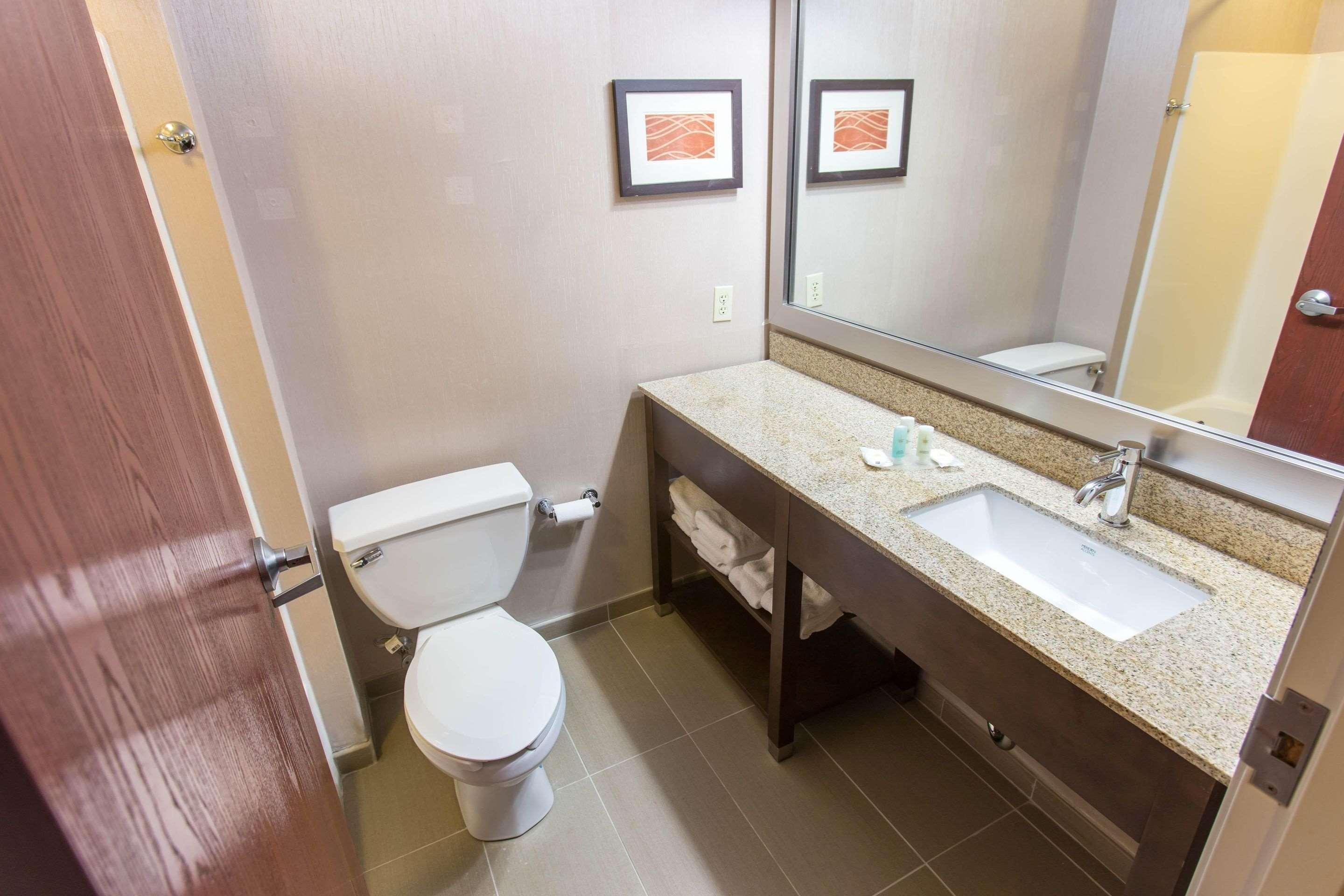 Comfort Inn Crafton Экстерьер фото